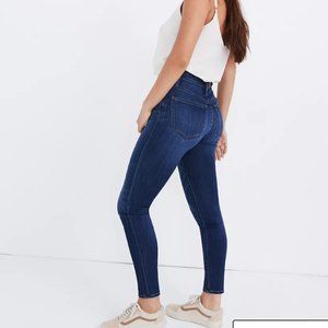 Curvy High-Rise Skinny Jeans in TENCEL™ Denim Edition